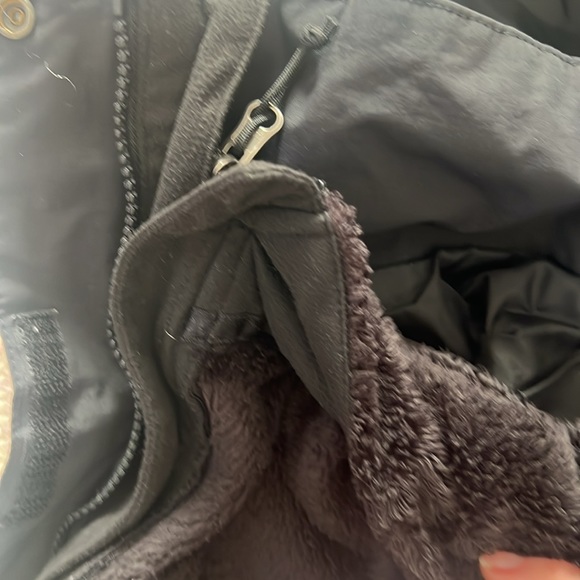 The North Face HyVent 2 in 1 Black Jacket - Picture 6 of 6